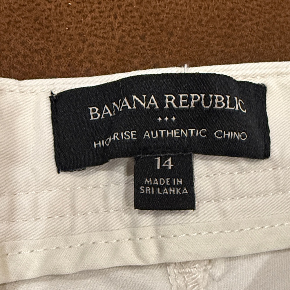 Banana Republic Women’s Chinos - White, Black, Tan 3 pair - Picture 4 of 6